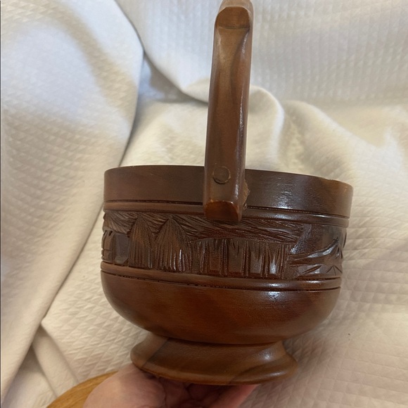 Vintage Monkeypod Wood Carved Wooden Handled Lidded Bowl 11 in x 8 in. Like new! - Picture 9 of 14